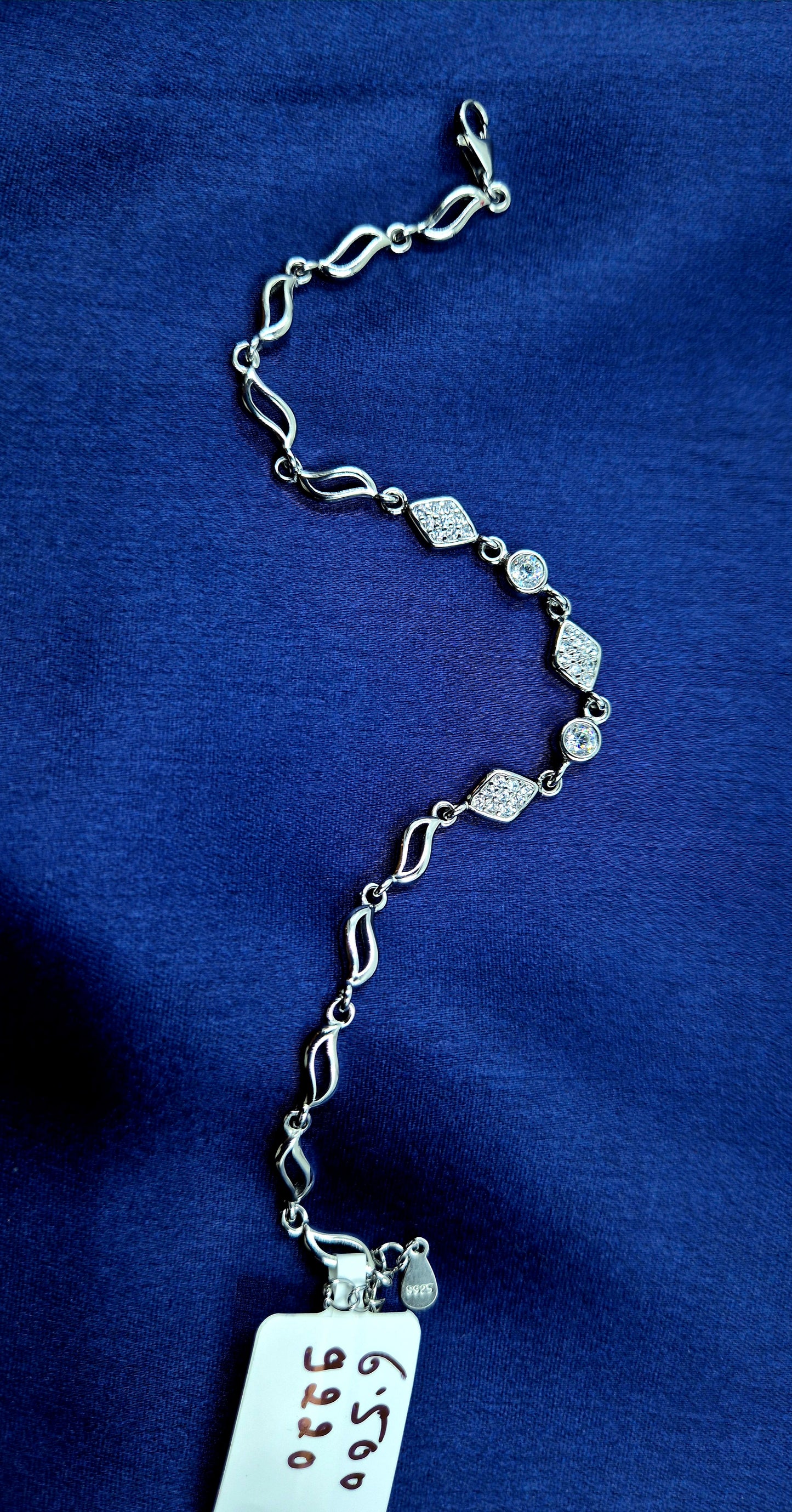 Zarkan Womens Bracelet