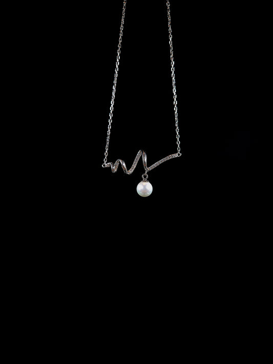 Sparkling Spiral pearl Necklace