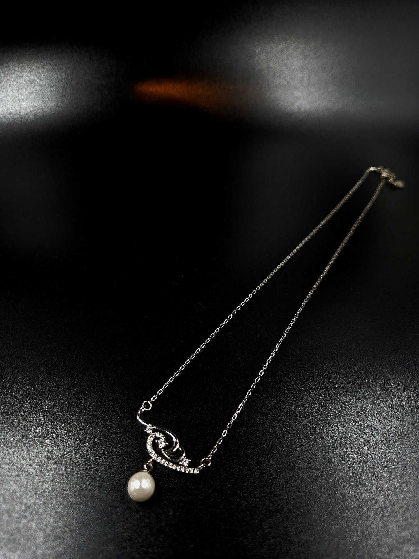 Shining Pearl Silver Necklace with Zarkan for women