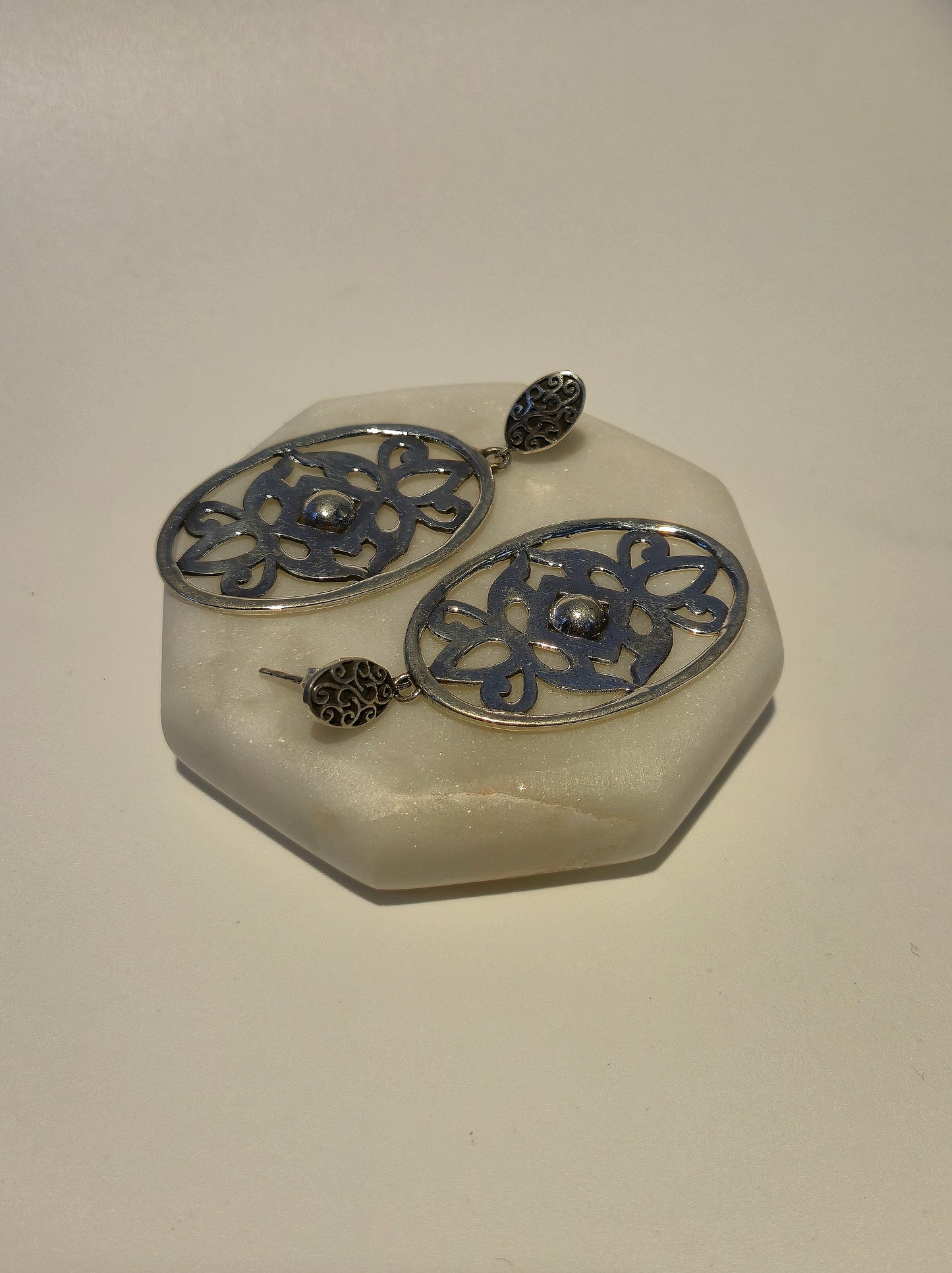 Vintage style Oval shaped Filigree Design Oxidized silver Earring