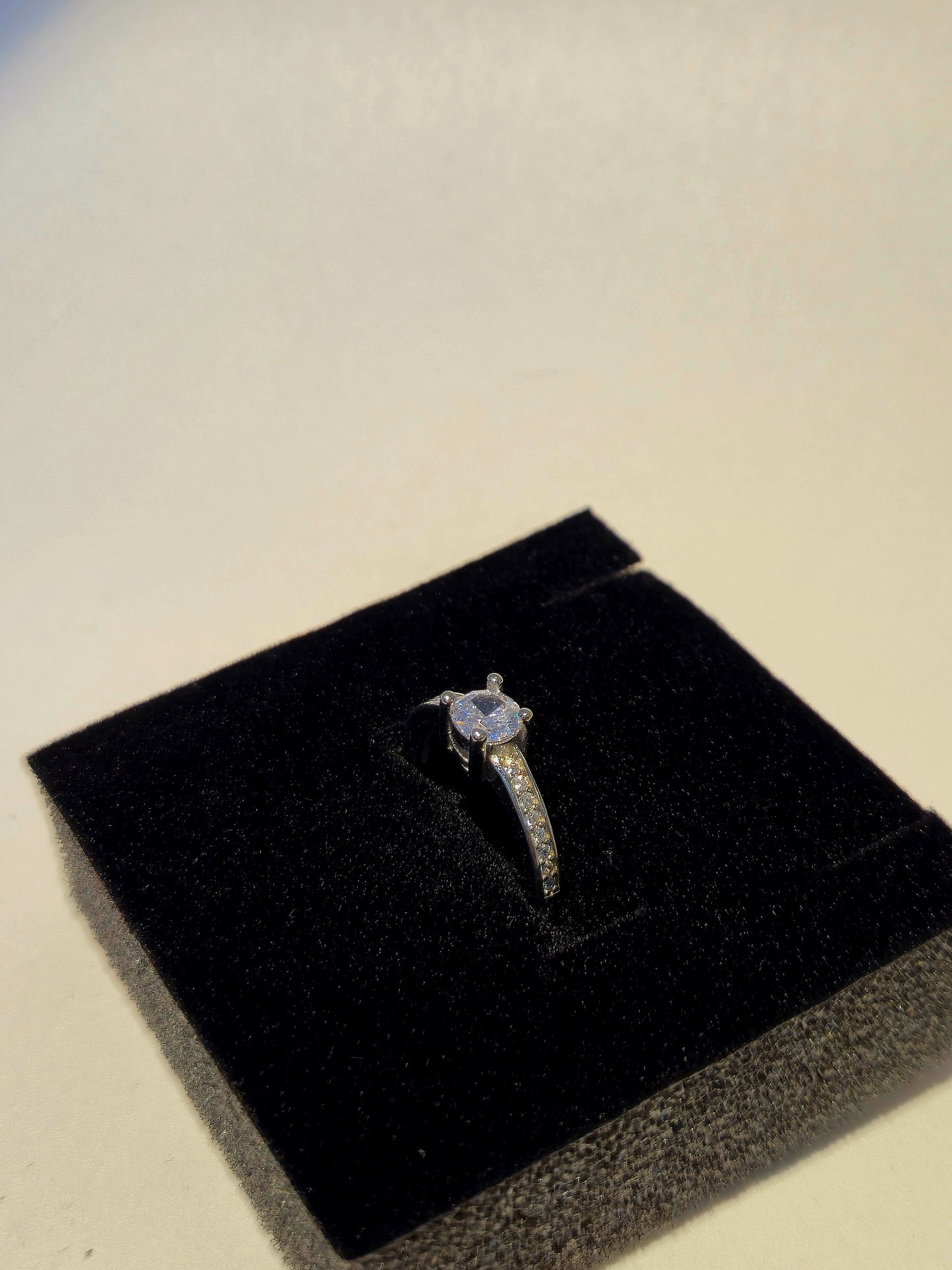 Circle Stone Solitaire design Silver Ring