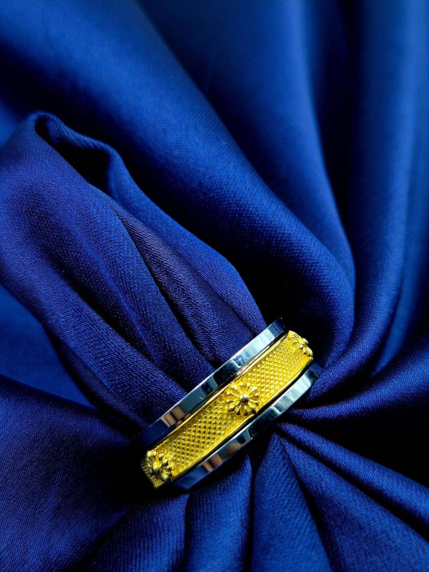 Silver Band with flower design