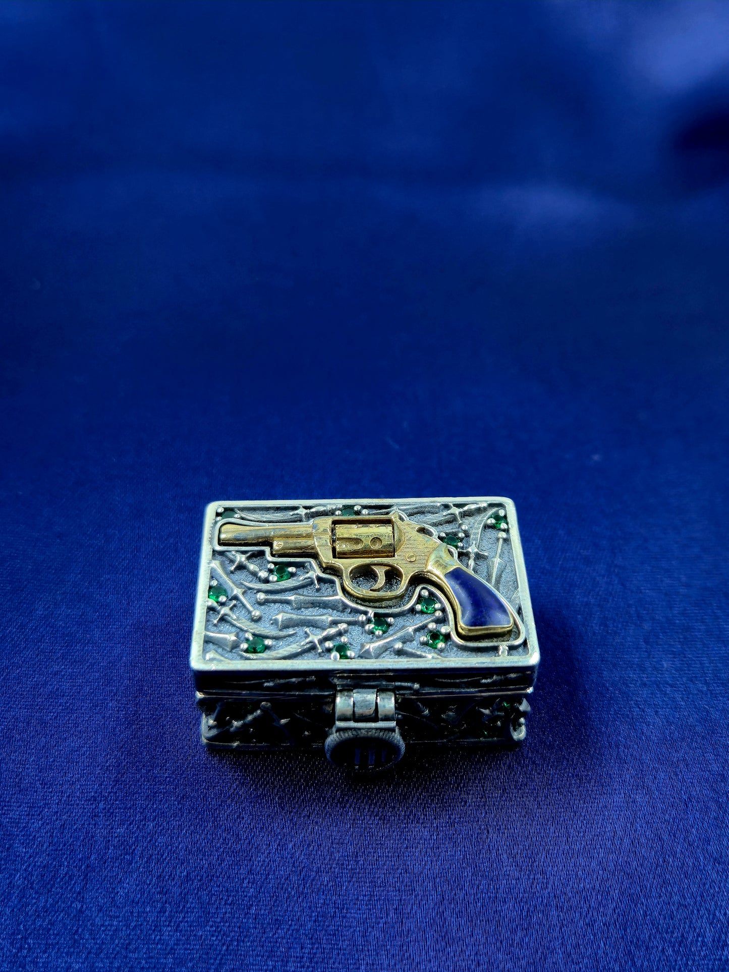Pistol Design tiny silver box
