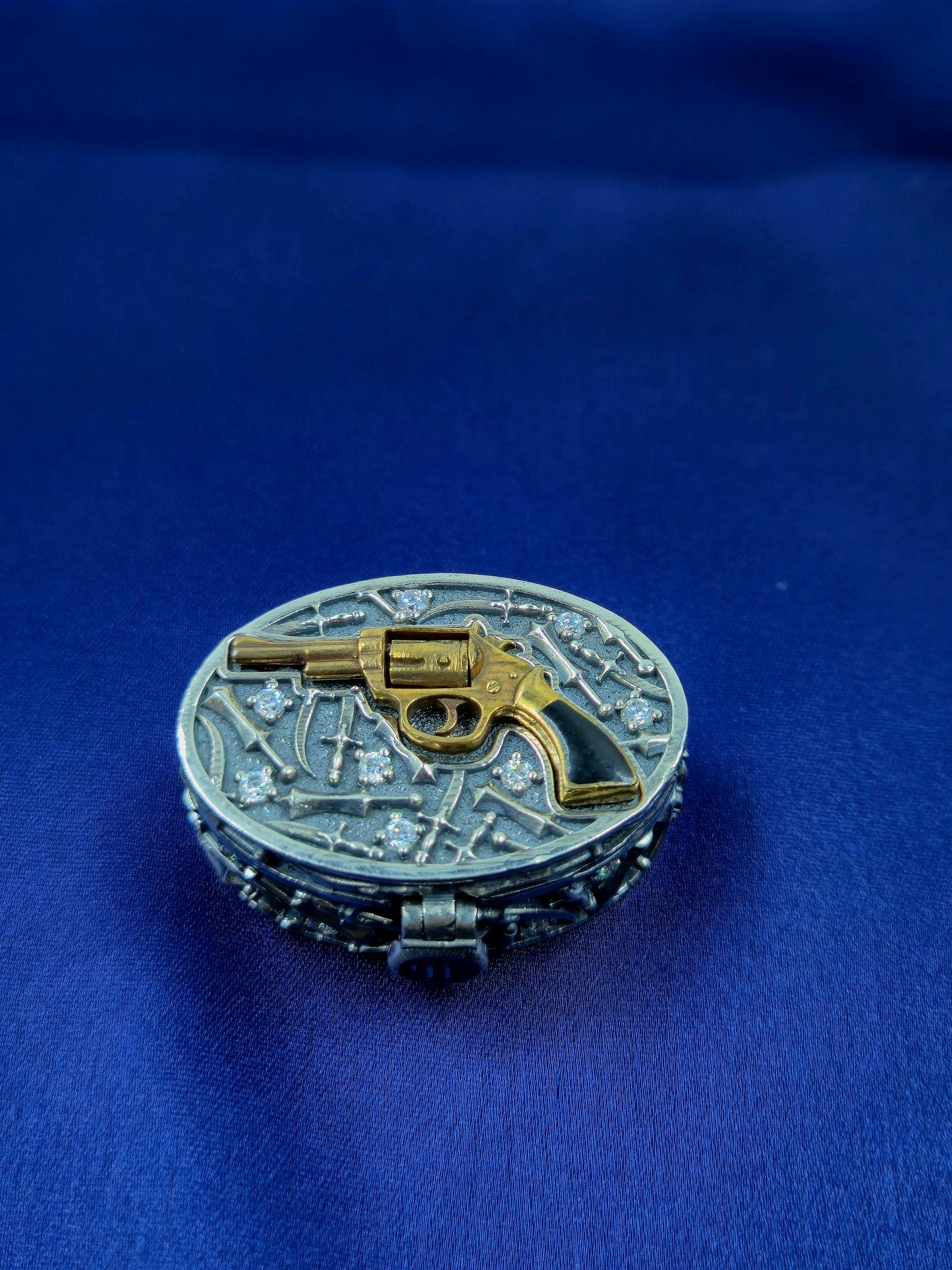 Pistol Design oval box