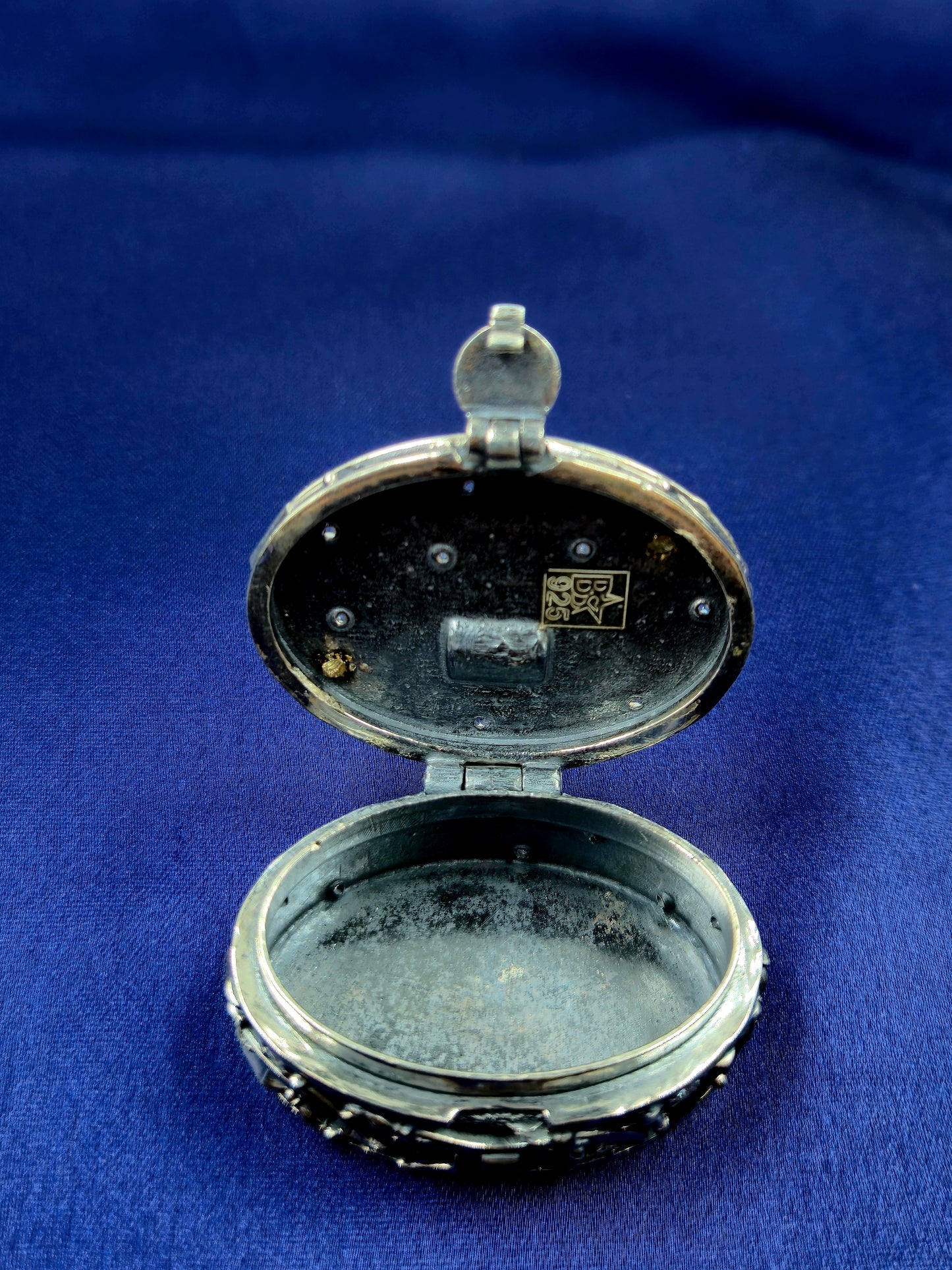 Pistol Design oval box