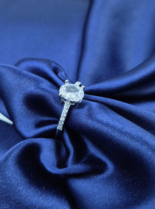 Solitaire design Silver ring